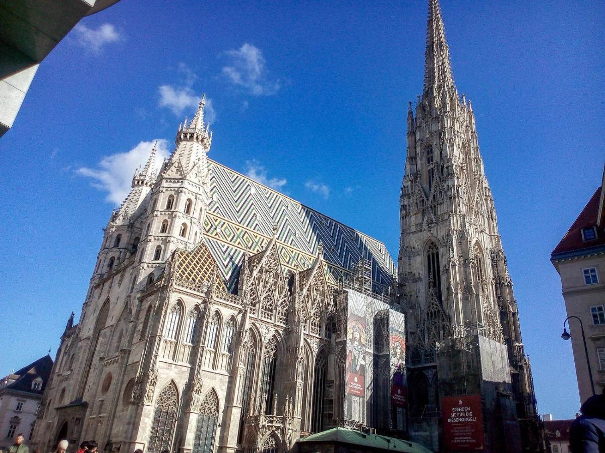 Eden In Stephansdom Wina Bagian luar foto